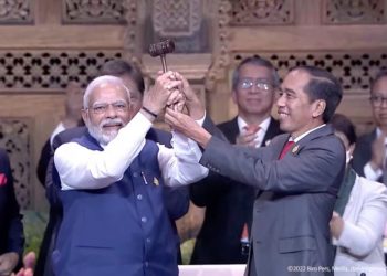 Presiden Jokowi menyerahkan estafet presidensi G20 ke India, Hotel The Apurva Kempinski, Bali, Rabu (16/11/2022), sore. (Sumber: Tangkapan Layar)