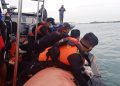Tim Basarnas Tanjungpinang saat Melakukan Pencarian Korban di Sekitaran Perairan Kabil Batam, foto : ist