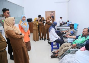 Walikota Tanjungpinang, Rahma saat menghadiri kegiatan donor darah yang digelar oleh Kopdar Kepri, foto: ist