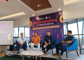 Direktur Usaha Angkutan Penumpang PT PELNI, Yahya Kuncoro (pakaian kuning), foto: Mael/detak.media