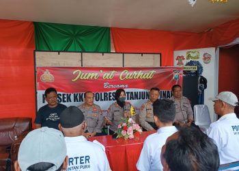 Para Penambang Becak saat Menyampaikan Keluhan ke Polsek KKP Tanjungpinang, Jum'at (30/12/2022), foto: Mael/detak.media