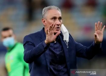 Reaksi pelatih timnas Brazil, Tite setelah timnya kalah dari Argentina di final Copa America 2021 di Estadio Maracana, Rio de Janeiro, Brazil pada 11 Juli 2021. ANTARA/REUTERS/RICARDO MORAES
