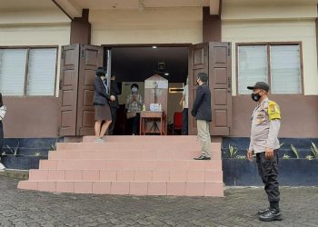 Personel Polresta Tanjungpinang saat Melakukan Pengamanan di Sejumlah Gereja, foto : ist