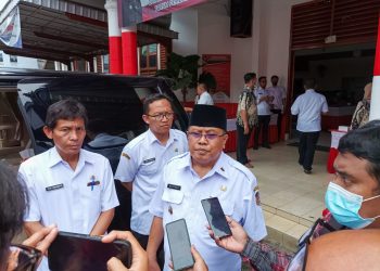 Walikota Bitar saat di wawancarai dalam peresmian forum FPK, foto: Dani ES/detak.media