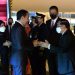 Seskab Pramono Anung menyambut kedatangan Presiden dan Ibu Iriana Jokowi di Bandara Soekarno-Hatta, Tangerang, Banten, Kamis (15/12/2022). (Foto: BPMI Setpres/Lukas)