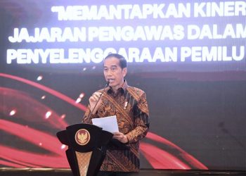 Presiden Jokowi membuka Konsolidasi Nasional Bawaslu RI, di Hotel Bidakara, Jakarta, Sabtu (17/12/2022). (Foto: BPMI Setpres/Rusman)