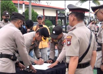 Kombes Pol Ompusunggu saat Memimpin Sertijab, foto: ist