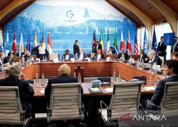 Arsip foto - Pemimpin Kelompok Tujuh (G7) berkumpul untuk makan siang di hotel Schloss Elmau di Elmau, Jerman, 27 Juni 2022. ANTARA/Susan Walsh/Pool via REUTERS/pri.