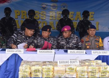 Panglima Koarmada I, Laksamana Muda TNI Arsyad Abdullah saat melakukan konferensi Pers, foto: ist