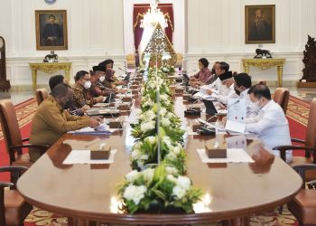 Presiden Jokowi memimpin Ratas Percepatan Penanganan Sunting melalui SPBE, di Istana Merdeka, Jakarta, Senin (02/01/2023). (Foto: Humas Setkab/Rahmat)
