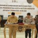 Walikota Blitar melakukan penandatanganan MoU dengan Kapolres Blitar Kota, foto: Dani ES/detak.media
