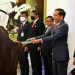 Presiden Jokowi didampingi Menlu Retno Marsudi dan Seskab Pramono Anung saat menerima surat kepercayaan dari duta besar LBBP negara-negara sahabat, di Ruang Kredensial, Istana Merdeka, Jakarta, Senin (20/02/2023). (Foto: Humas Setkab/Rahmat)