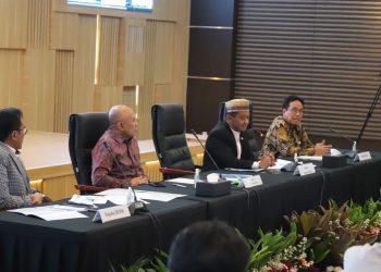 Pimpinan rapat koordinasi percepatan sertifikasi halal, foto: kemenag.go.id