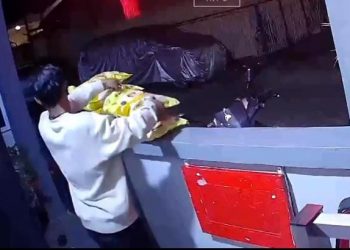 Rekaman CCTV Pelaku saat Mencuri Beras di Rumah Warga Jalan Delima Tanjungpinang, foto: ist