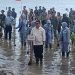 Gabungan dari Forkopimda Natuna dan OPD serta pelajar saat persiapan menanam pohon mangrove di kawasan pantai Lanud RSA