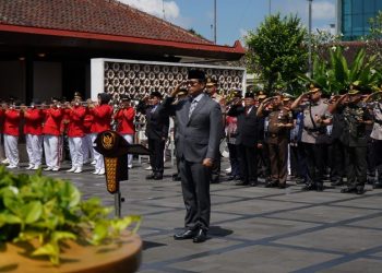 Gubernur Lemhannas Andi Widjajanto memimpin upacara ziarah Makam Bung Karno di Peringatan HUT Lemhannas ke-58, foto: Dani ES/detak.media