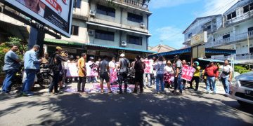 Puluhan Driver Maxim Tanjungpinang saat Melakukan Aksi Demo, foto: Mael/detak.media