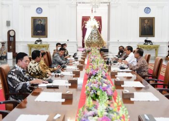 Presiden Jokowi saat menerima para pimpinan purnawirawan TNI-Polri di Istana Merdeka, Jakarta, pada hari Senin (22/05/2023). (Foto: BPMI Setpres/Lukas)