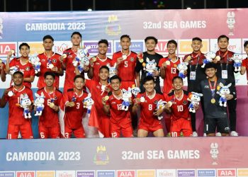 Timnas Sepak Bola Indonesia U-22 usai pengalungan medali emas di SEA Games Kamboja, Selasa (16/05/2023). (Foto: PSSI)