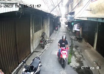 Screen Shoot Rekaman CCTV saat Pelaku Jambret Beraksi di Jalan Gambir, foto: ist