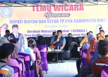 Bupati Bintan, Roby Kurniawan saat Temu Wicara dengan warga Gunung Kijang, foto: ist