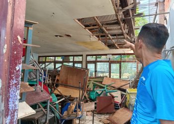 Kondisi Ruang Kelas SMK N 1 Tanjungpinang yang Rusak Parah, foto: Mael/detak.media