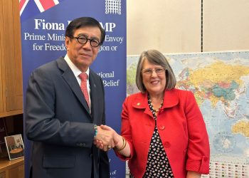 Menteri Hukum dan HAM, Yasonna H. Laoly saat bertemu dengan anggota Parlemen Inggris, Fiona Bruce, foto: ist/kemenkumham.go.id