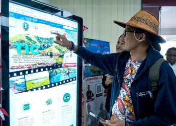 Menparekraf/Kabaparekraf) Sandiaga Salahuddin Uno mengawali kunjungan kerja ke Jayapura, Papua, dengan meluncurkan Tourist Information Center (TIC) di Bandara Dortheys Hiyo Eluay (DJJ), foto: kemenparekraf.go.id
