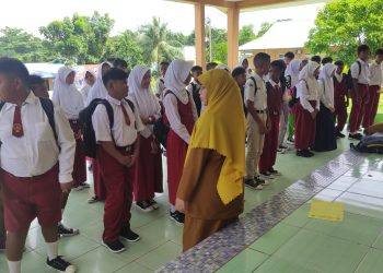 Siswa Baru SMP N 17 Tanjungpinang saat Tiba di SMP 7, foto: ist