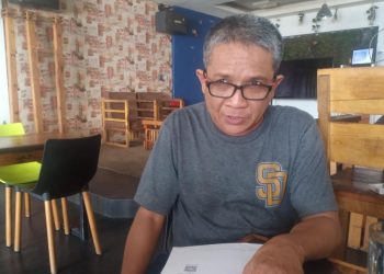 Tokoh Pemuda BP3KR, Andry Amsi saat diwawancarai wartawan, foto: lam/detak.media