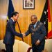 Presiden Jokowi bertemu dengan Gubernur Jenderal Papua Nugini Sir Bob Dadae, di Government House, Port Moresby, Rabu (05/07/2023). (Foto: BPMI Setpres)