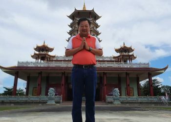 Ketua Pembina Yayasan Maitri Paramita, Hengky Suryawan di Pagoda Sata- Sahasra Buddha di Vihara Avalokitesvara Graha, foto: ist