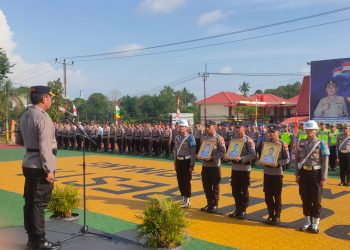 Kapolresta Tanjungpinang saat Memecat Anggota Polisi yang bermasalah, foto: Mael/detak.media