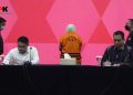 KPK saat Konferensi Pers Penahanan Den Yealta, tersangka dugaan Korupsi di Tanjungpinang, foto: dok/detak.media