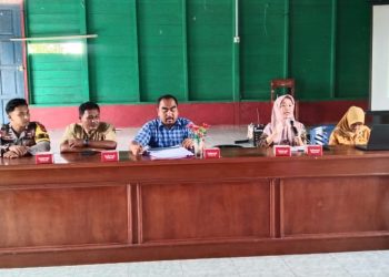 Foto Kabid PPPA dinas DP3AP2KB Natuna Yuli Ramadhanita saat membuka sosialisasi di Desa Binjai, Kecamatan Bunguran Barat (foto : ist)