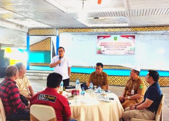 Ketua DPRD Natuna, Daeng Amhar saat memberikan sambutan di acara coffee morning bersama awak media (foto : Zaki/DM)