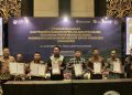 Kemenparekraf menyerahkan bantuan Dukungan Pengembangan Usaha Pariwisata dan Ekonomi Kreatif (DPUP) bagi 18 desa wisata yang berasal dari 11 provinsi di Indonesia sebagai bentuk keberpihakan pemerintah dalam menjadikan desa wisata semakin berkualitas, Bandung, (21/9/2023).