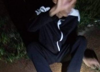 Pelaku saat Dipergok Warga Sebelum Melarikan Diri, foto: facebook arya syahputra