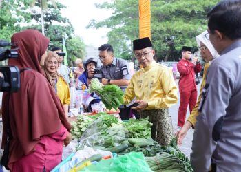 Penjabat Wali Kota Tanjungpinang, Hasan saat mengunjungi stand GPM, foto: pro/detak.media