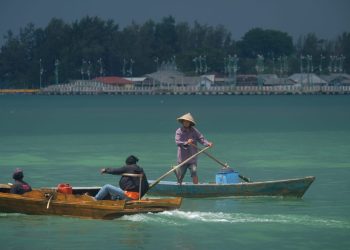 Penambang Boat di Perairan Pelantar II Tanjungpinang, foto: Mael/detak.media