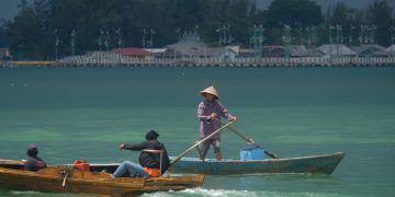 Penambang Boat di Perairan Pelantar II Tanjungpinang, foto: Mael/detak.media