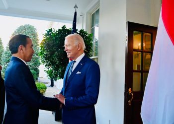 Presiden Jokowi tiba di Gedung Putih, Washington DC, Amerika Serikat, pada Senin (13/11/2023) sekira pukul 16.20 WS atau Selasa (14/11/2023) pukul 04.20 WIB. (Foto: BPMI Setpres/Laily Rachev)