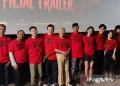 Foto bersama pemain dan sutradara serta kru film "Pemukiman Setan" di Jakarta, Jumat (15/12/2023). ANTARA/Fitra Ashari/am.