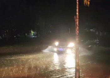 Ruas Jalan yang Terendam Banjir, Kamis (30/11/2023) malam, foto: Mael/detak.media