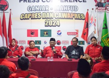 Ketua DPC PDI-P Kabupaten Blitar Rijanto, pimpin rapat evaluasi isu viral dimedsos, foto: Dani ES/detak.media