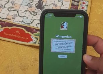 Pusat Studi Kebudayaan (PSK) Universitas Gadjah Mada (UGM) menciptakan sebuah mainan yang dapat digunakan untuk mengedukasi anak-anak terkait mitigasi bencana dari perspektif budaya (ANTARA/HO-UGM)