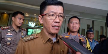 Penjabat (Pj) Walikota Tanjungpinang, Hasan saat Diwawancarai, foto: Mael/detak.media