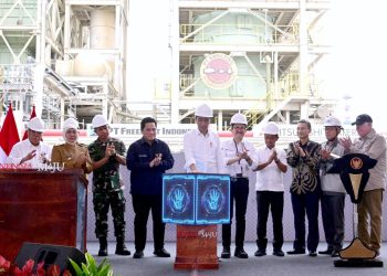Presiden Jokowi meresmikan ekspansi PT. Smelting, di Kabupaten Gresik, Jawa Timur, Kamis (14/12/2023). (Foto: BPMI Setpres)