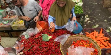Pedagang Cabai di Pasar Bintan Center Tanjungpinang, foto: Mael/detak.media
