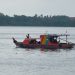 Penambang Pompong di Tanjungpinang saat Membawa Penumpang Menyebrang dari Pelantar Kuning Menuju Pulau Penyengat, foto: Mael/detak.media